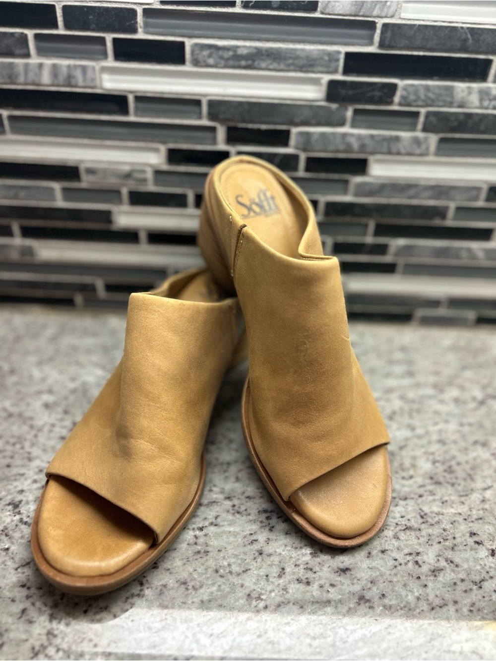 Sofft Comfort Women's Tan Leather Open-Toe Mule Sandals size 9